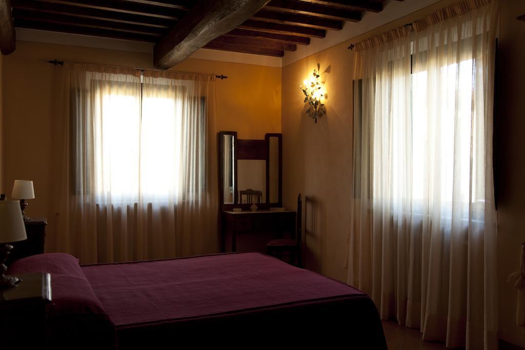 Agriturismo La Colombaia Cerreto Guidi Zimmer foto